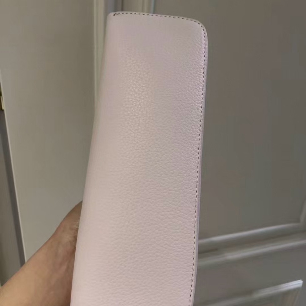 Loro Piana's light pink handbag - Picture 5 of 5